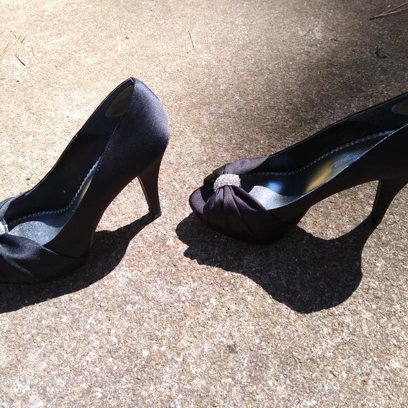 Black Michaelangelo Heels with Shimmering Silver Buckle - Picture 7 of 11